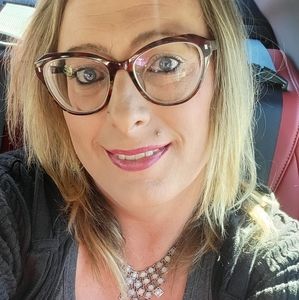 Meet your Posher, Paris